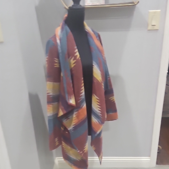 Colorful Geometric Patterned Coat - Picture 7 of 7